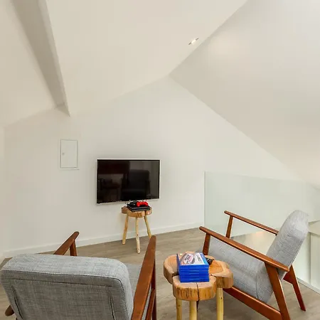 Apartment Spacious 4-bedroom In