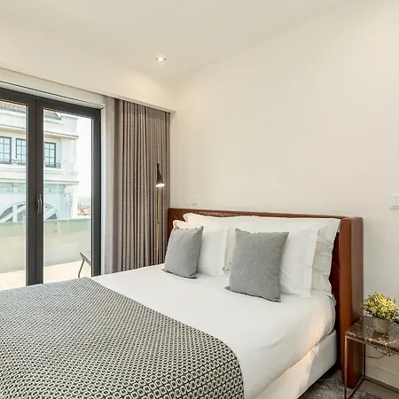 Spacious 4-bedroom In Apartment