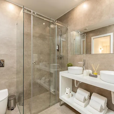 Spacious 4-bedroom In *