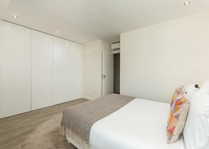 Apartamento Spacious 4-bedroom In *