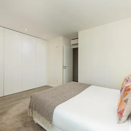 公寓 Spacious 4-bedroom In *