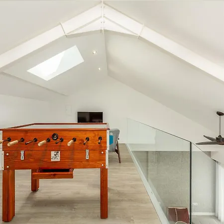 Spacious 4-bedroom In 公寓 *