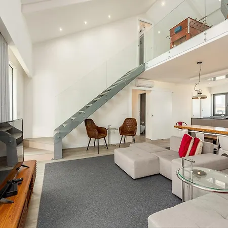 Spacious 4-bedroom In Porto