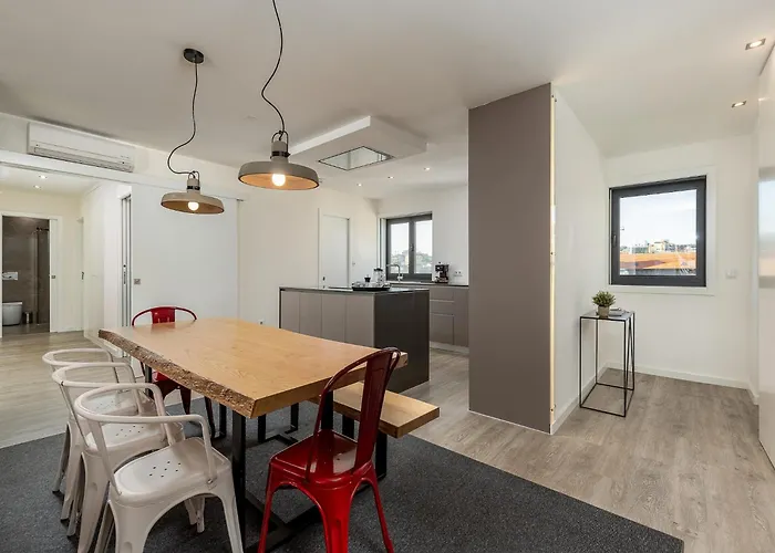 Spacious 4-bedroom In Lägenhet