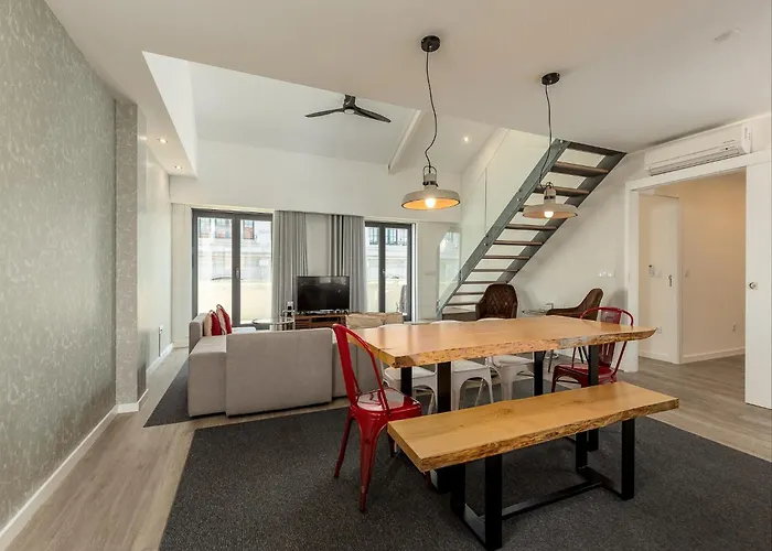 Spacious 4-bedroom In * 포르투