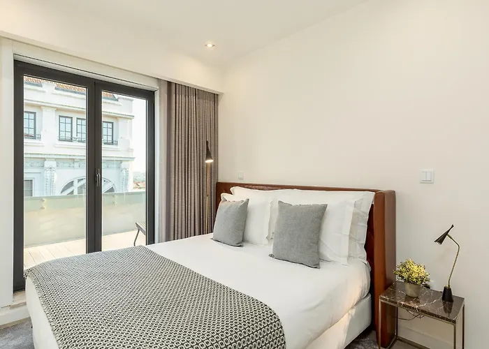 Spacious 4-bedroom In 아파트