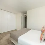 Apartament Spacious 4-bedroom In *
