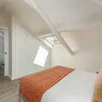 Spacious 4-bedroom In Apartament *