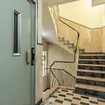 Apartament Spacious 4-bedroom In *