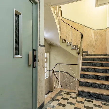 아파트 Spacious 4-bedroom In *