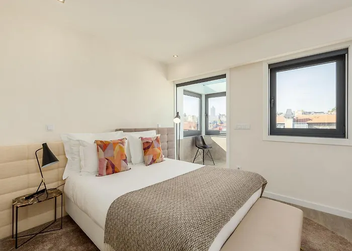 Spacious 4-bedroom In Appartement Porto