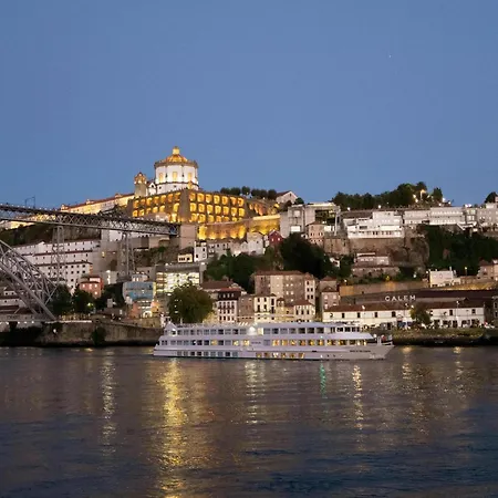 Spacious 4-bedroom In アパート ポルト