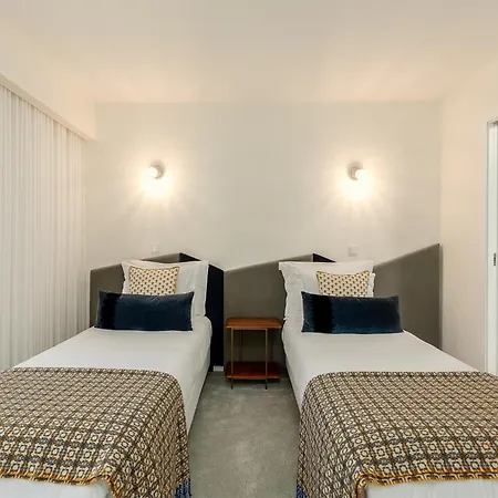 Spacious 4-bedroom In * ポルト